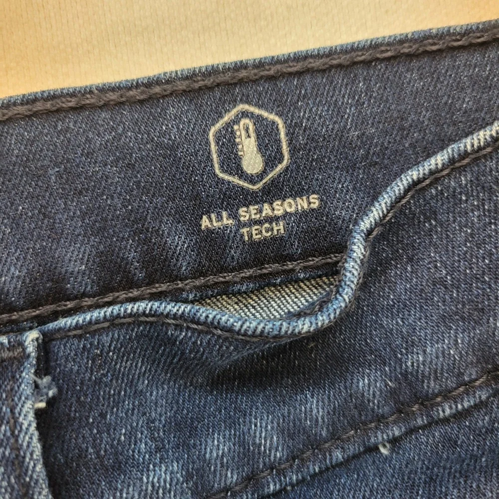 Levi's 502 Regular Taper Jeans Mens 30x30 Dark Wash All Seasons Tech Denim